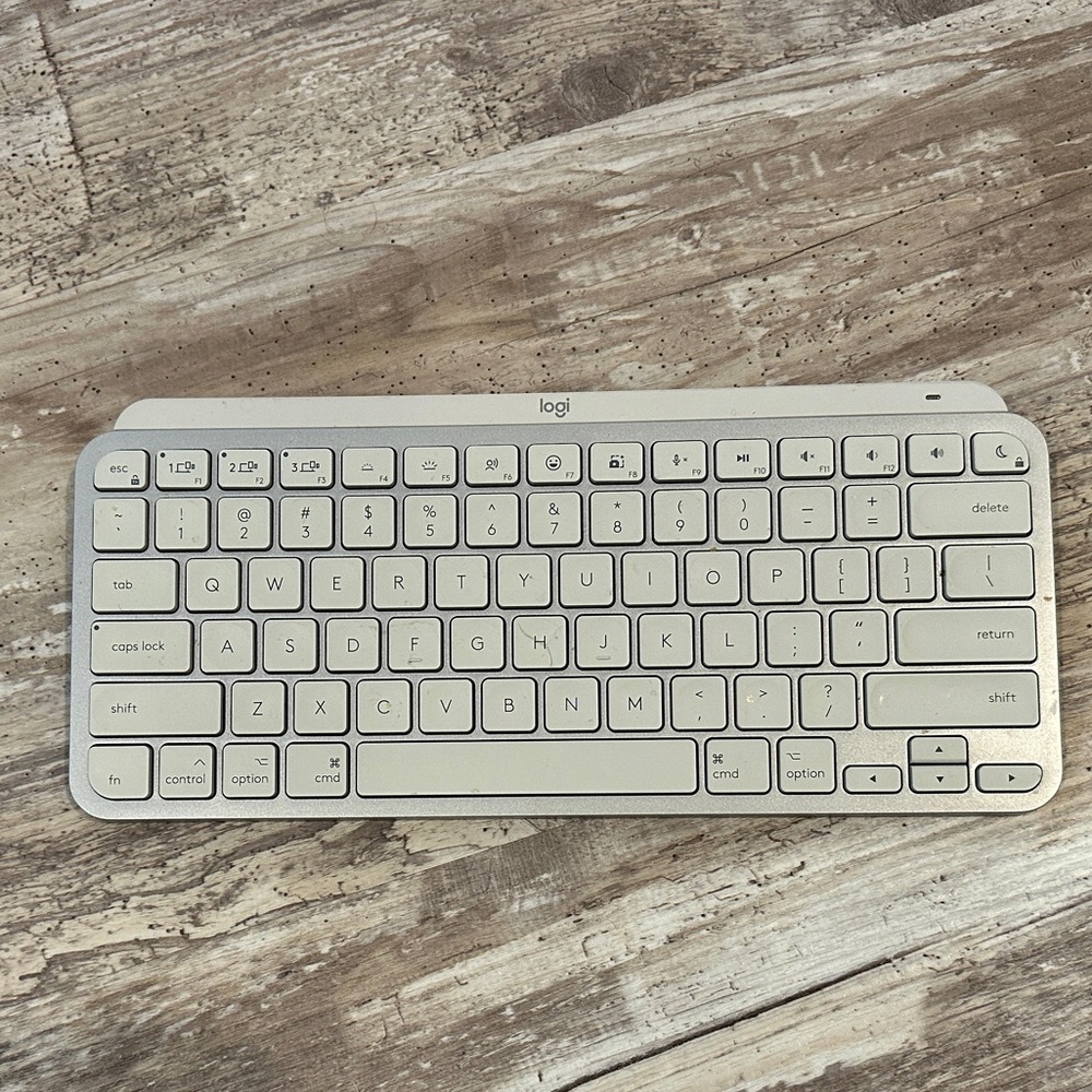 Logi MX Keys Mini Keyboard for Mac. Pale Grey.